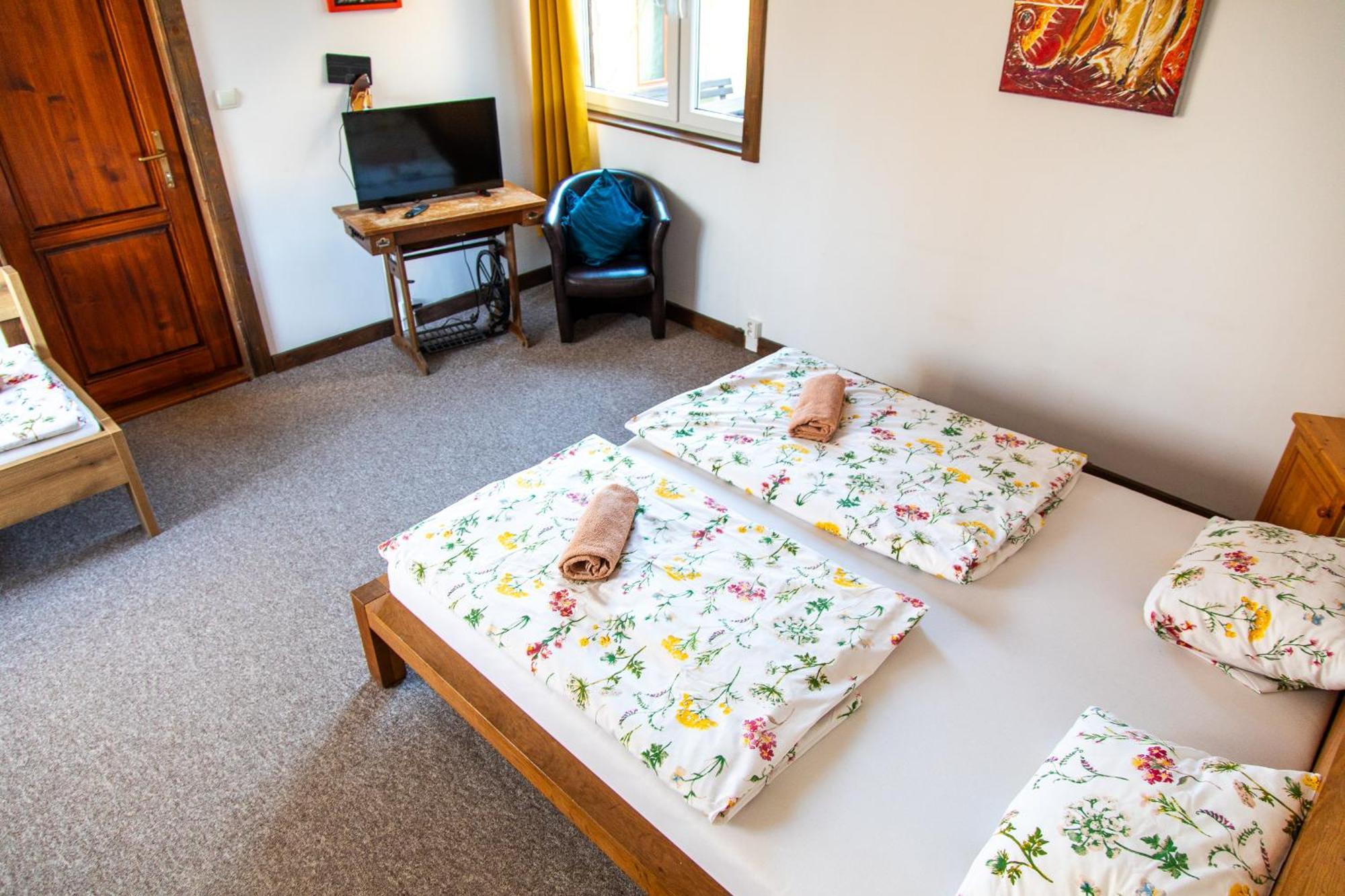 Pension Aqualand Free Parking Poprad Exteriör bild